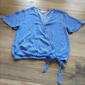 Hippie Rose Floral Blue & Pink  Wrap Top with Bow at Waist Size XS